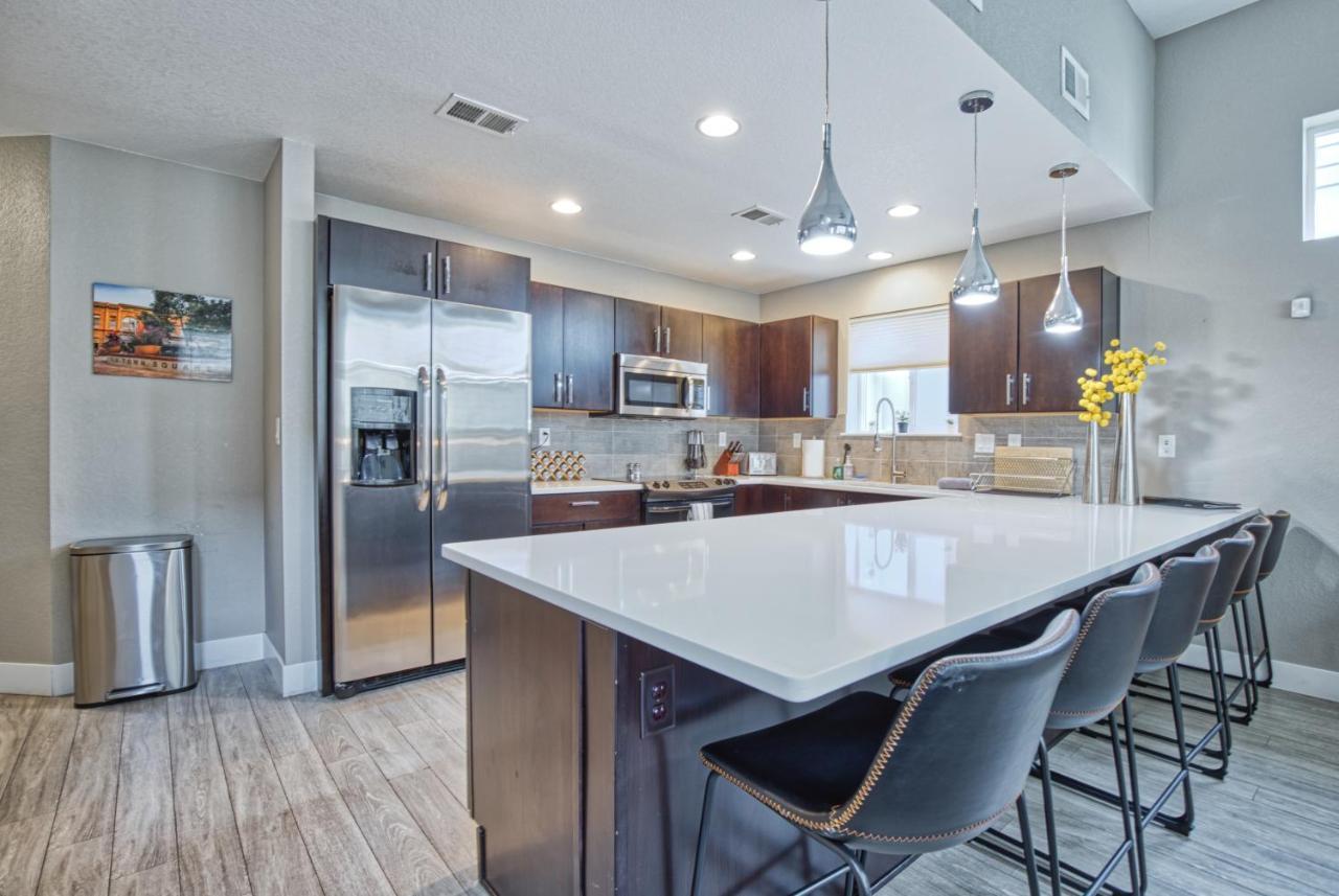 Modern Townhome Near Old Town, Breweries, & River! Fort Collins Extérieur photo